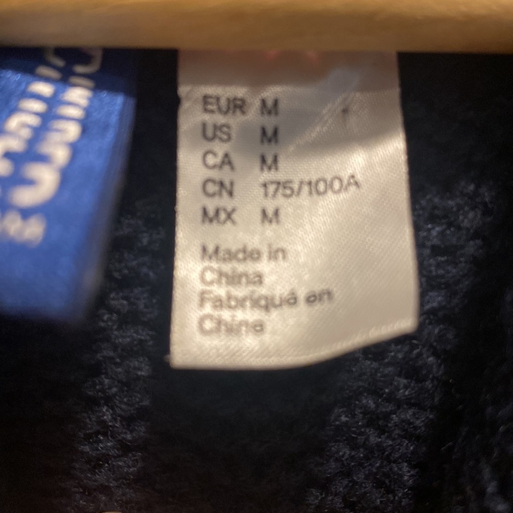 Sweater - Picture 2 of 6